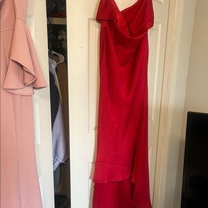 Elegant Red strapless Dress